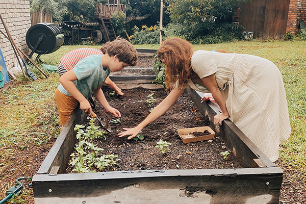 Planting A Garden – A Guide For Your Small Folk